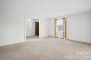 8122 Knollwood Cir, Charlotte, NC 28213 - Photo 7