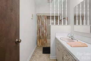 8122 Knollwood Cir, Charlotte, NC 28213 - Photo 27