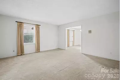 8122 Knollwood Circle, Charlotte, NC 28213 - Photo 5