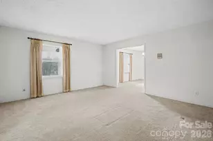 8122 Knollwood Cir, Charlotte, NC 28213 - Photo 5