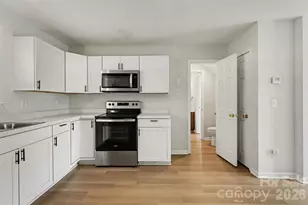 3563 Burkland Dr, Charlotte, NC 28205 - Photo 5