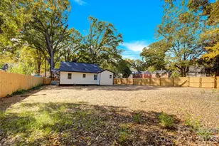 2630 Elon St, Charlotte, NC 28208 - Photo 15