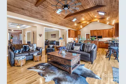 140 Mount Hebron Road, Hendersonville, NC 28739 - Photo 17
