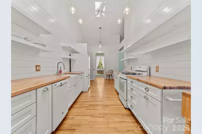 203 Heathcote Road, Hendersonville, NC 28791 - Photo 11