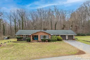 15 Meadowlark Dr, Tryon, NC 28782 - Photo 1