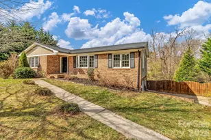 1 Oak Ln, Candler, NC 28715 - Photo 3