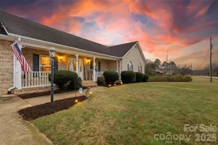 201 Midway Park Ln, Taylorsville, NC 28681 - Photo 3