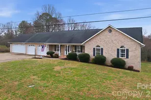 201 Midway Park Ln, Taylorsville, NC 28681 - Photo 5