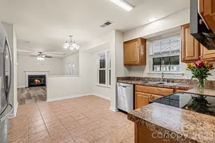 7515 Woodknoll Dr, Charlotte, NC 28217 - Photo 11