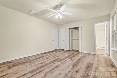 7515 Woodknoll Drive, Charlotte, NC 28217 - Photo 13