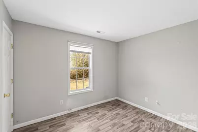 1528 Oakdale Green Drive, Charlotte, NC 28216 - Photo 19