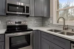 3932 Slagle Dr, Charlotte, NC 28215 - Photo 9