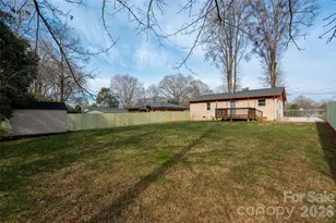 3932 Slagle Dr, Charlotte, NC 28215 - Photo 23