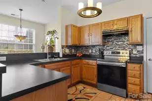 8212 Weeping Fig Ln, Charlotte, NC 28215 - Photo 7