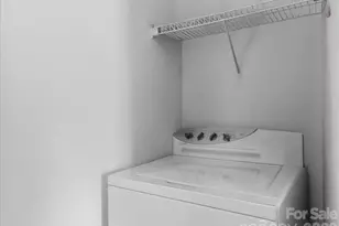 8212 Weeping Fig Ln, Charlotte, NC 28215 - Photo 15