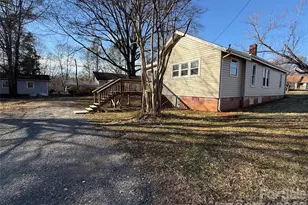 2603 5th Ave SW, Hickory, NC 28602 - Photo 7