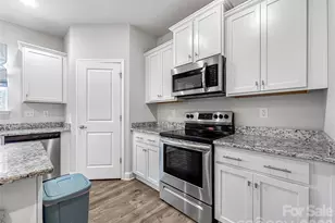 211 Macon Dr, Statesville, NC 28625 - Photo 17