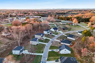 211 Macon Dr, Statesville, NC 28625 - Photo 5