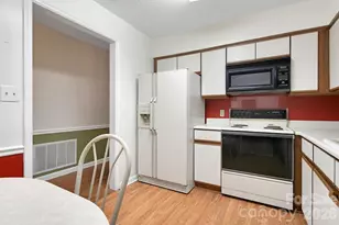 1904 Abbey Cir, Asheville, NC 28805 - Photo 11