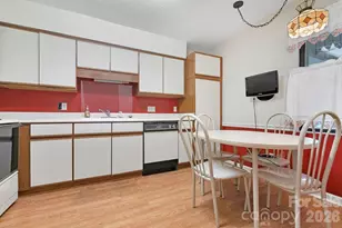 1904 Abbey Cir, Asheville, NC 28805 - Photo 7