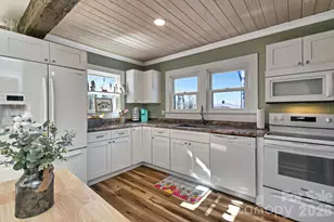 1009 Trogdon Ave, North Wilkesboro, NC 28659 - Photo 9