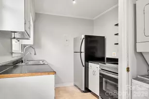 212 Wakefield Dr, Charlotte, NC 28209 - Photo 9