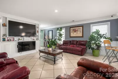 2106 Buckleigh Drive, Charlotte, NC 28215 - Photo 7