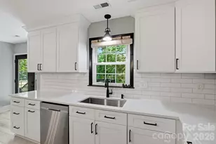 9918 Ridgemore Dr, Charlotte, NC 28277 - Photo 13