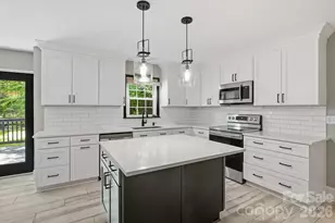 9918 Ridgemore Dr, Charlotte, NC 28277 - Photo 3