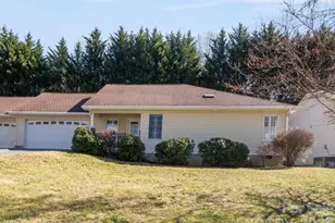 207 Allen Paul Dr, Hendersonville, NC 28791 - Photo 1