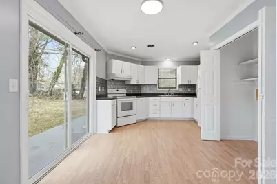 714 Farmington Circle, Hendersonville, NC 28739 - Photo 9