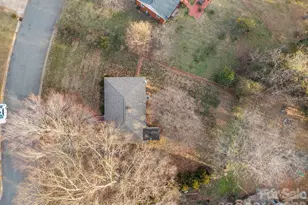 400 Sharview Cir, Charlotte, NC 28217 - Photo 5