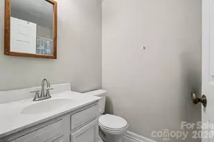 6234 Rosecroft Dr, Charlotte, NC 28215 - Photo 19