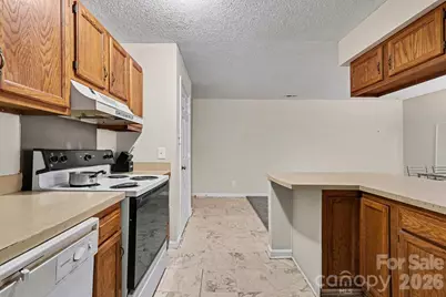 6234 Rosecroft Drive, Charlotte, NC 28215 - Photo 15