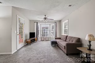 6234 Rosecroft Dr, Charlotte, NC 28215 - Photo 5