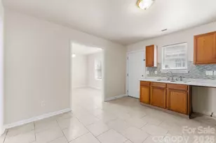 5152 Brooktree Dr, Charlotte, NC 28208 - Photo 9