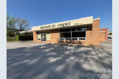 166 N Logan Street, Marion, NC 28752 - Photo 1