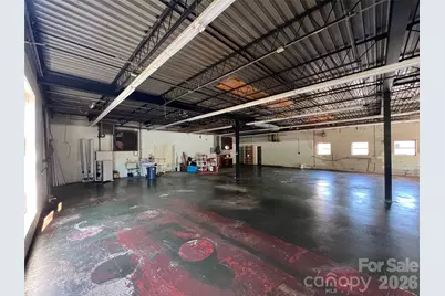 166 N Logan Street, Marion, NC 28752 - Photo 3