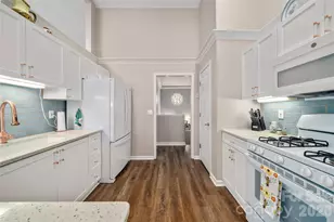 1107 Citation Cir, Hendersonville, NC 28739 - Photo 17