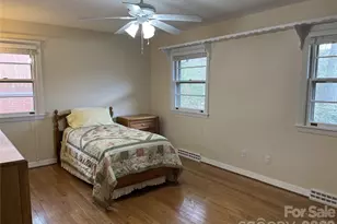 8 N Oak Forest Dr, Asheville, NC 28803 - Photo 29