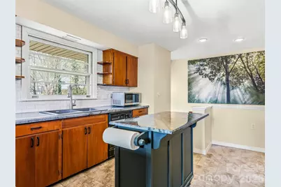 8 N Oak Forest Drive, Asheville, NC 28803 - Photo 19