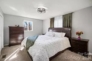 1140 Knollwood Dr, Claremont, NC 28610 - Photo 21