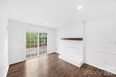 6924 Woodfield Drive, Charlotte, NC 28215 - Photo 9