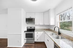 6924 Woodfield Dr, Charlotte, NC 28215 - Photo 13