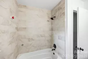 6924 Woodfield Dr, Charlotte, NC 28215 - Photo 17