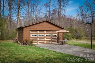 2480 Sweetbriar Cir, Lenoir, NC 28645 - Photo 9