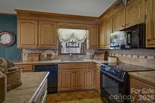 2480 Sweetbriar Cir, Lenoir, NC 28645 - Photo 21