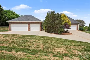 1021 Horse Rock Rd, Hickory, NC 28602 - Photo 5