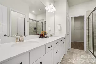 8238 Merryvale Ln, Charlotte, NC 28214 - Photo 17