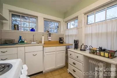 109 Pearson Drive #UPSTAIRS, Asheville, NC 28801 - Photo 5